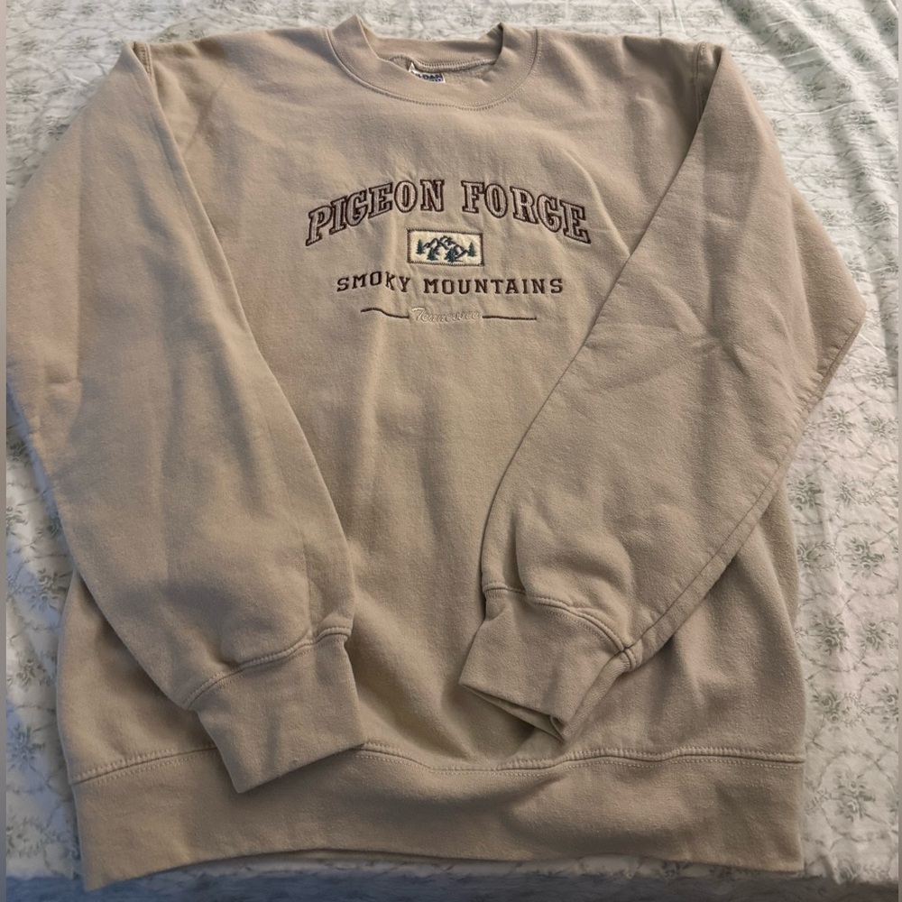 pigeon forge smoky mountains vintage vibe crewneck